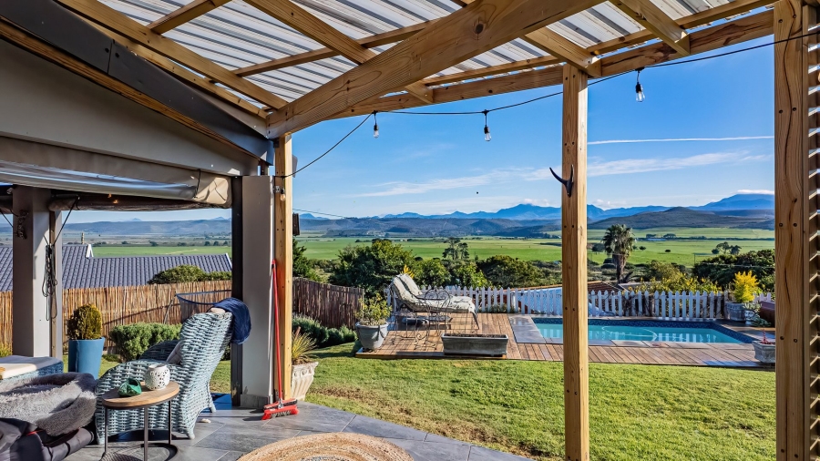 5 Bedroom Property for Sale in Fraaiuitsig Western Cape